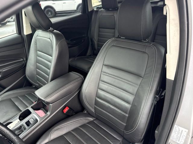 Used 2018 Ford Escape Titanium w/ Ford Safe & Smart Package AWD/4WD image 15