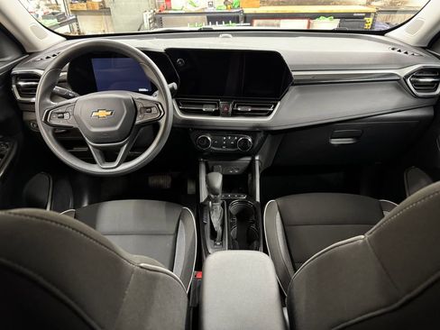 Used 2024 Chevrolet TrailBlazer LT image 17