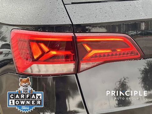 Certified 2022 Volkswagen Taos SE image 6