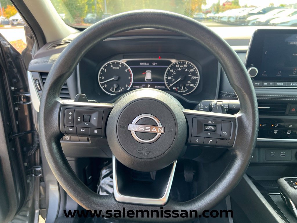 Used 2023 Nissan Rogue S AWD/4WD image 13