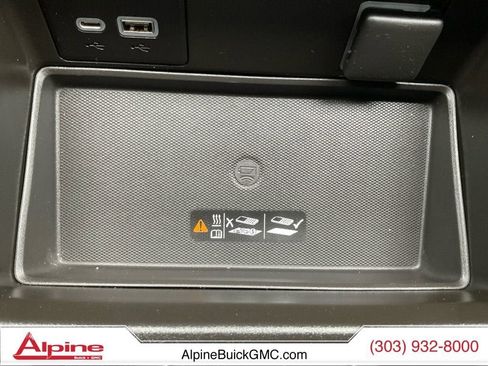 Used 2022 GMC Yukon XL Denali w/ Denali Premium Package image 18