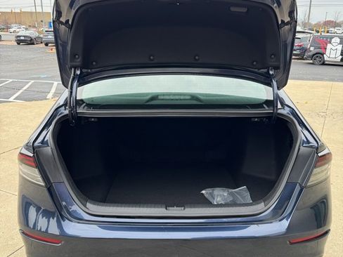 Certified 2025 Honda Accord SE image 12