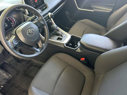 Used 2025 Toyota RAV4 LE AWD/4WD image 10