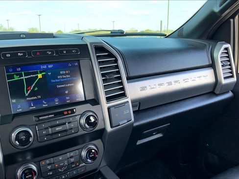 Used 2021 Ford F250 Platinum w/ FX4 Off-Road Package image 34