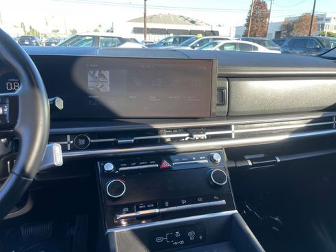 Used 2025 Hyundai Santa Fe SEL image 18