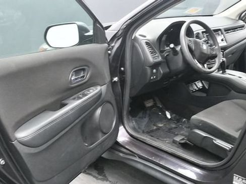 Used 2017 Honda HR-V LX image 27