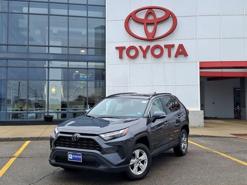 Used 2024 Toyota RAV4 XLE image 1