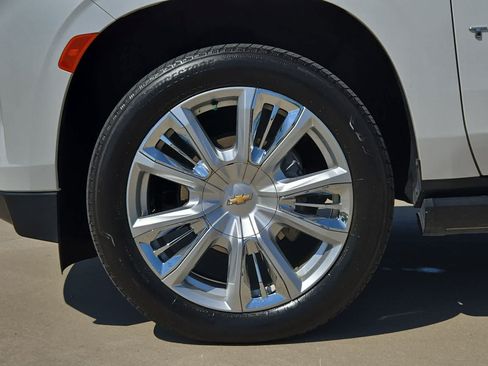 Used 2024 Chevrolet Tahoe High Country w/ Premium Package AWD/4WD image 12