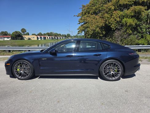 Used 2022 Porsche Panamera 4 E-Hybrid AWD/4WD image 7