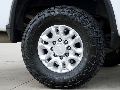 Used 2020 Chevrolet Silverado 2500 LTZ AWD/4WD image 47
