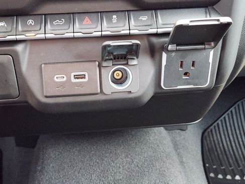 Used 2022 Chevrolet Silverado 1500 Custom RWD image 18