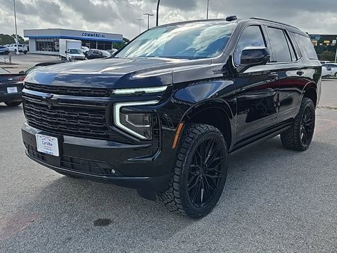 Used 2026 Chevrolet Tahoe High Country AWD/4WD image 4