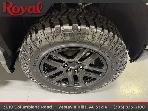 Used 2024 Chevrolet Silverado 1500 LT Trail Boss w/ Convenience Package II image 8