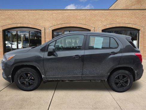 Used 2019 Chevrolet Trax LS image 5
