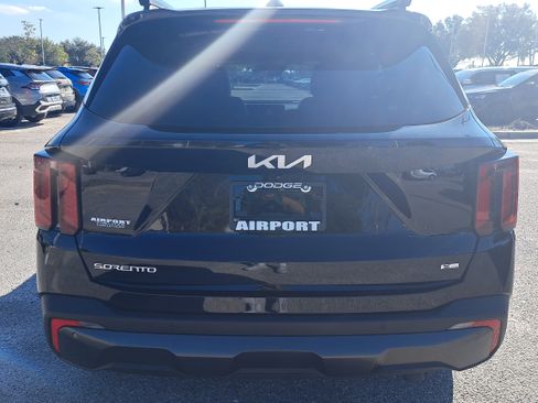 Used 2024 Kia Sorento SX image 6