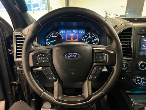 Used 2019 Ford Expedition Limited w/ Equipment Group 301A AWD/4WD image 11