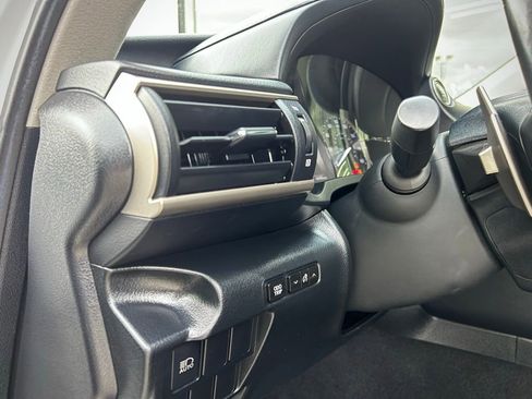 Used 2018 Lexus IS 300 image 35