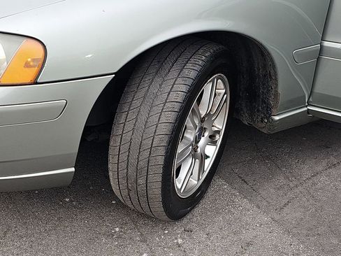 Used 2007 Volvo V70 2.4 image 33