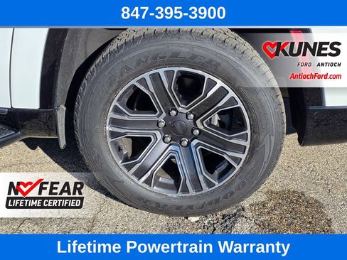 Used 2024 Jeep Wagoneer L Series II w/ Flexible Seating Group AWD/4WD image 11