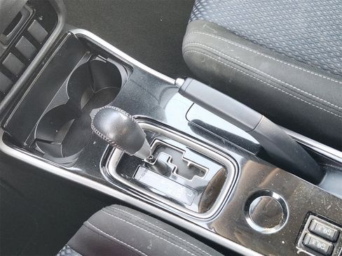 Used 2018 Mitsubishi Outlander SE image 20