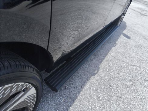 Used 2025 Lincoln Navigator L Black Label AWD/4WD image 22