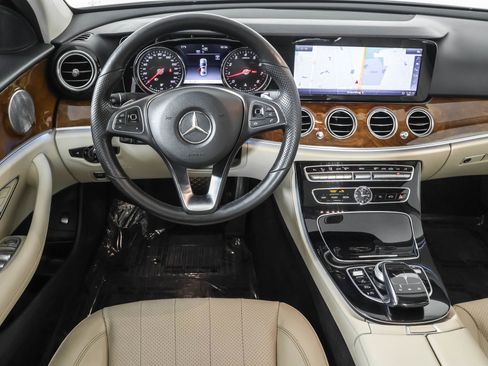 Used 2018 Mercedes-Benz E 300 4MATIC image 38