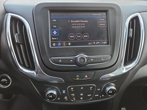 Used 2024 Chevrolet Equinox LT image 25