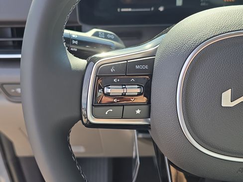 New 2026 Kia Carnival EX FWD image 31