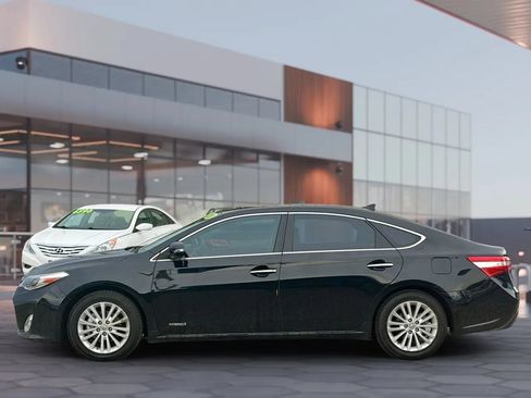 Used 2013 Toyota Avalon Limited w/ Technology Pkg FWD image 5