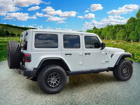 Used 2023 Jeep Wrangler Unlimited Rubicon 392 w/ Xtreme Recon 35" Tire Package AWD/4WD image 6