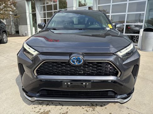 Used 2023 Toyota RAV4 SE AWD/4WD image 5