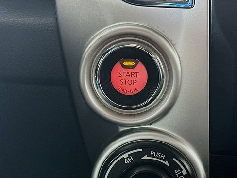 Used 2017 Nissan Titan SV image 26