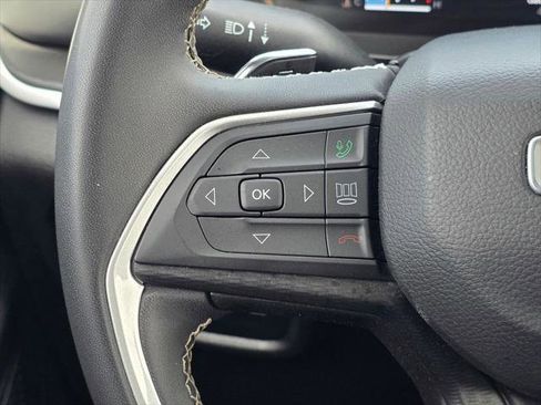 Certified 2023 Jeep Grand Cherokee Laredo image 32