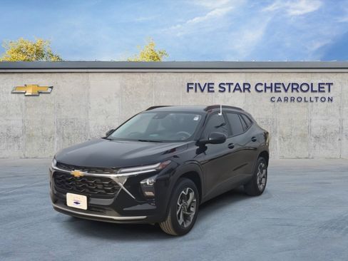 Used 2024 Chevrolet Trax LT image 3