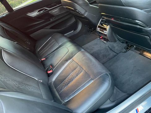 Used 2020 BMW 740i xDrive w/ M Sport Package image 19