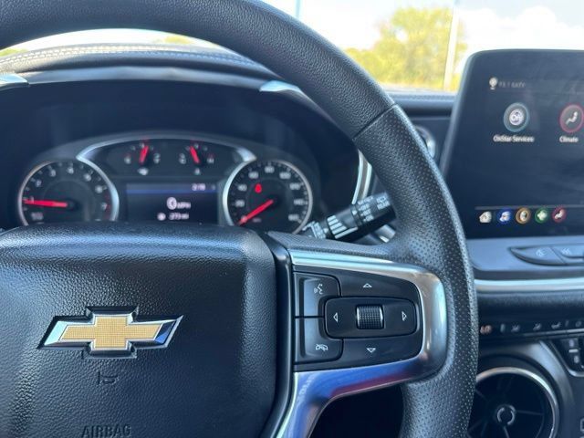 Used 2025 Chevrolet Blazer LT FWD image 11