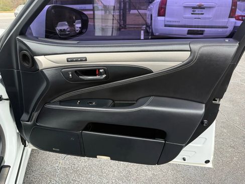 Used 2014 Lexus LS 460 image 25