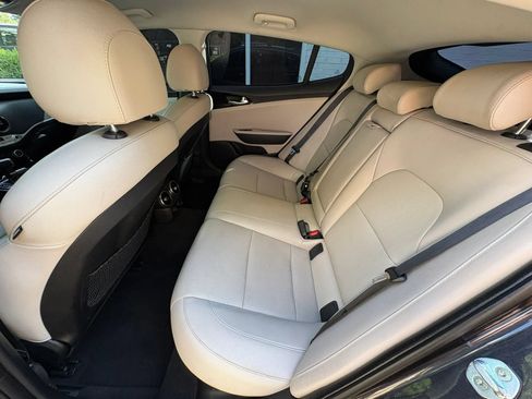 Used 2019 Kia Stinger RWD image 24