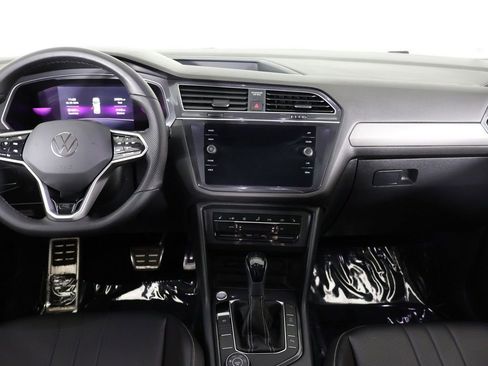 Used 2022 Volkswagen Tiguan SE R-Line AWD/4WD image 38