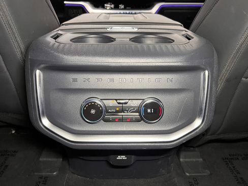 Used 2025 Ford Expedition Max Platinum w/ Stealth Performance Package AWD/4WD image 26