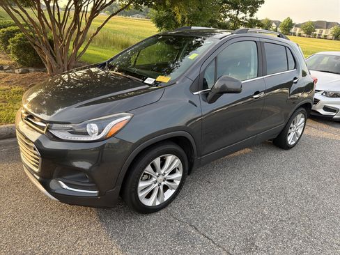 Used 2017 Chevrolet Trax Premier FWD image 5