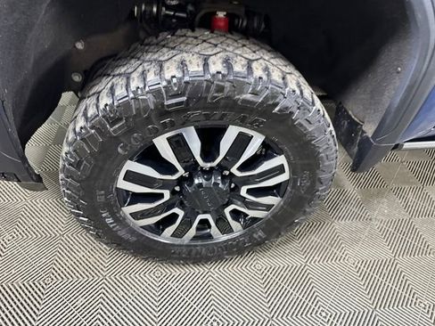 Used 2024 GMC Sierra 2500 Denali Ultimate image 10