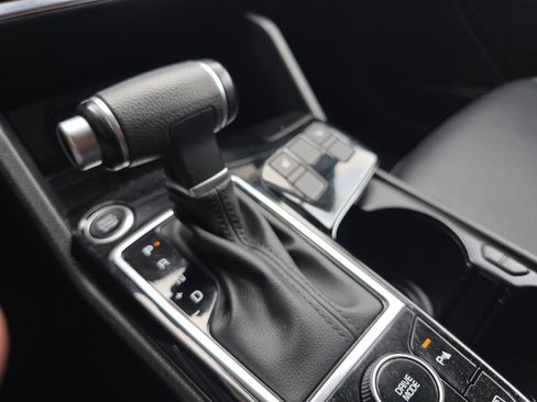 Certified 2024 Kia Sportage EX image 19