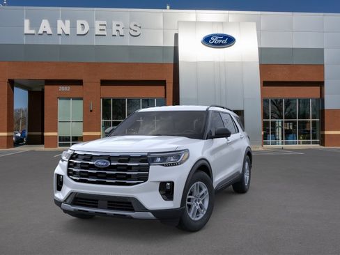New 2026 Ford Explorer Active RWD image 2