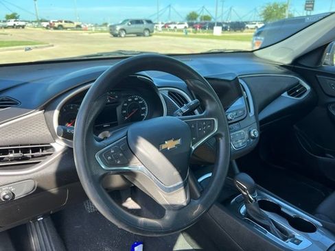 Used 2022 Chevrolet Malibu LT FWD image 7