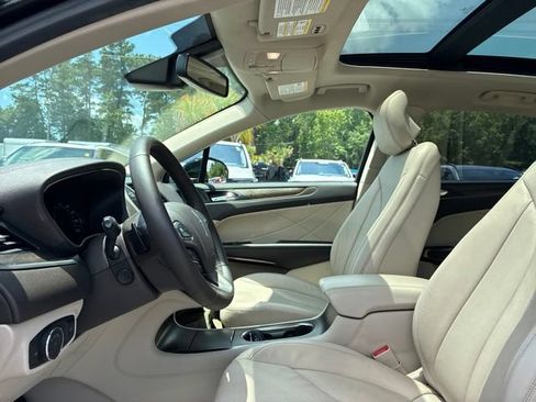 Used 2019 Lincoln MKC Reserve w/ MKC Technology Package FWD image 21