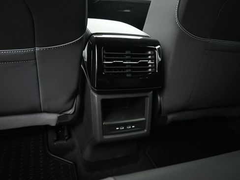 Used 2025 Volkswagen ID.4 Pro RWD image 17