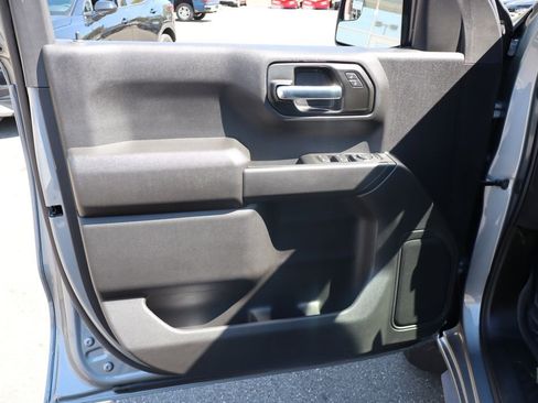 Used 2025 Chevrolet Silverado 1500 Custom Trail Boss w/ LPO, Dark Essentials Package image 11