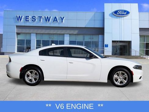 Used 2023 Dodge Charger SXT image 2