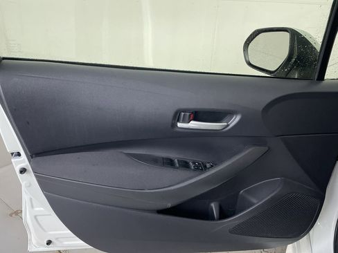 Used 2020 Toyota Corolla LE image 10